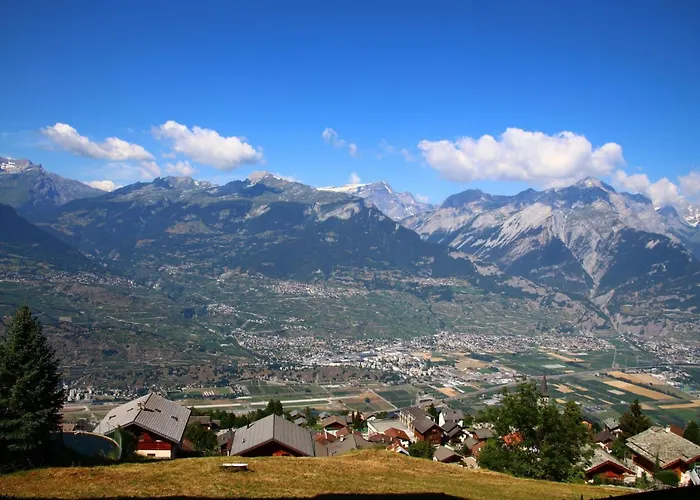 Cozy With Valley Views *